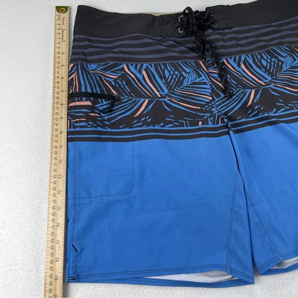 Patagonia Blue Tropical Board Shorts Men’s Size 34 Beach Coastal Summer Vacation - Picture 6 of 6